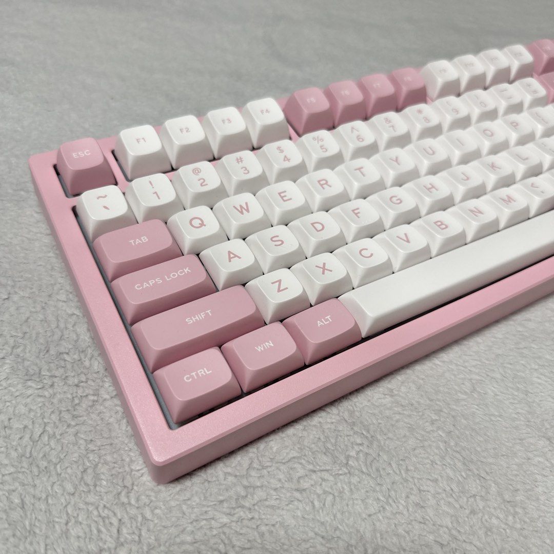 Feker Galaxy 80 Keyboard in Pink (Category: Computer Keyboard) located in Paranaque City. Submitted by hershey_august (Listing ID 1426358226, Image 3). Description: Trimode connectivity Unboxed Used once for content creation only.