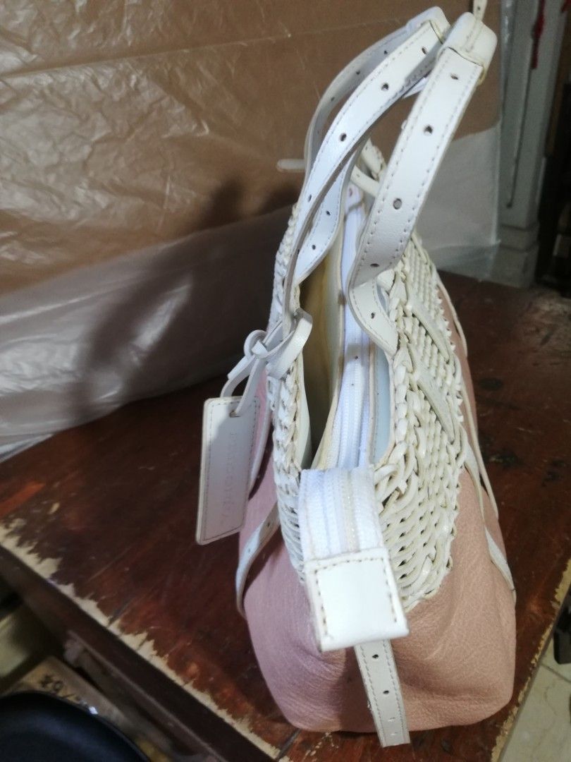 Pridonna White wicker tote bag, leather combi (Category: Shoulder Bags) located in Paranaque City. Submitted by 4thestate.surplusan (Listing ID 1426186205, Image 3). Description: Pls refer to photos.
