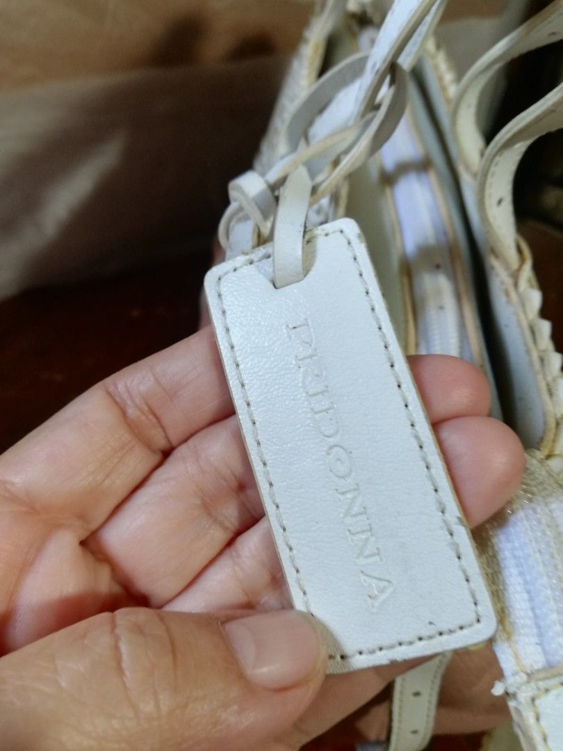 Pridonna White wicker tote bag, leather combi (Category: Shoulder Bags) located in Paranaque City. Submitted by 4thestate.surplusan (Listing ID 1426186205, Image 2). Description: Pls refer to photos.