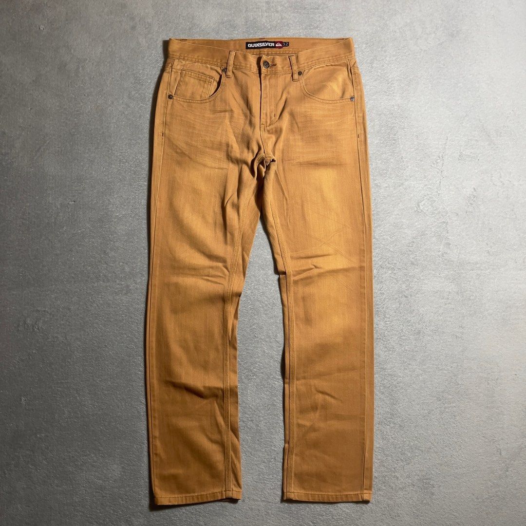 QUICKSLIVER EARTH YELLOW PANTS SIZE 32 (Category: Jeans) located in Villaverde. Submitted by bakatzy_secondhand_garments (Listing ID 1426188572, Image 1). Description: SIZE 32 on tab No flaws Still in excellent to new condition .