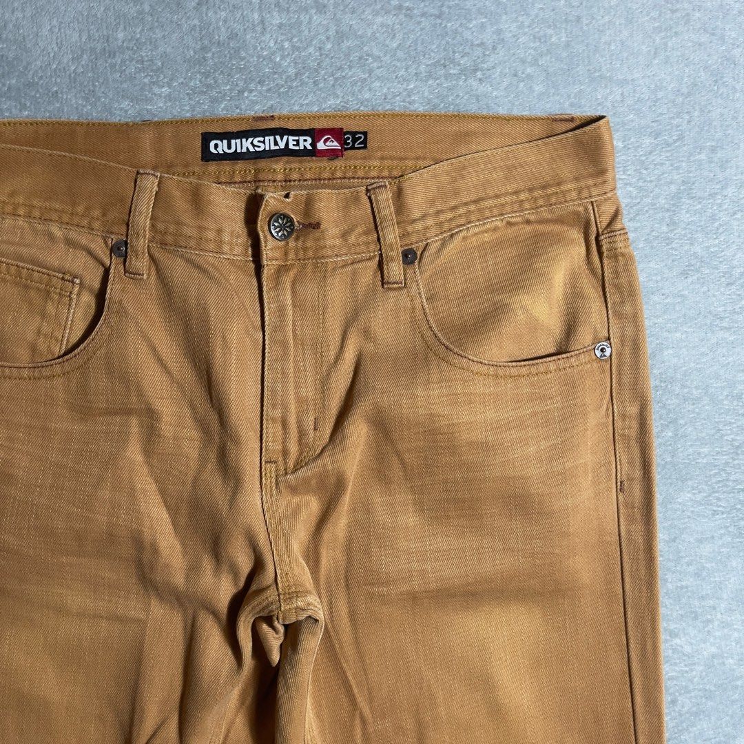 QUICKSLIVER EARTH YELLOW PANTS SIZE 32 (Category: Jeans) located in Villaverde. Submitted by bakatzy_secondhand_garments (Listing ID 1426188572, Image 3). Description: SIZE 32 on tab No flaws Still in excellent to new condition .