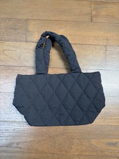 (Category: ) located in . Submitted by capycloset (Listing ID 1426218547, Image 1). Description: .