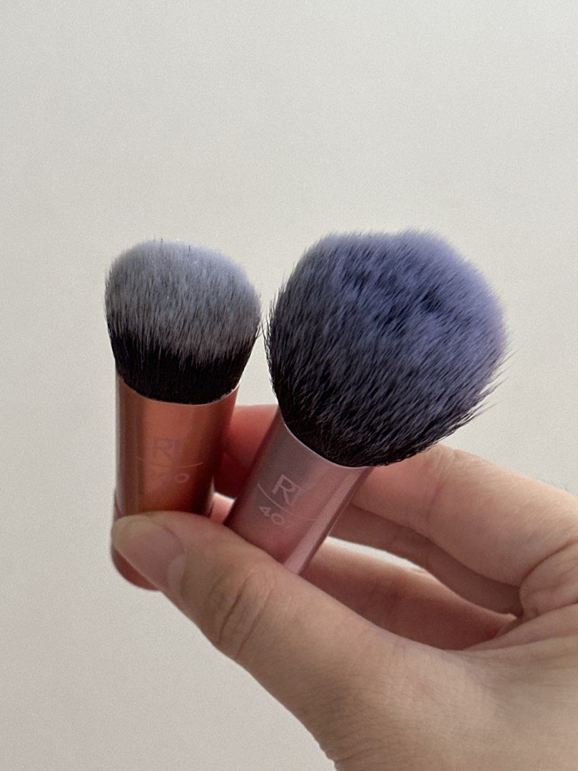 Real Techniques Mini Brush Set Duo (Category: Makeup) located in Pasay City. Submitted by leostash (Listing ID 1426238140, Image 2). Description: 300 per Duo 📍PASAY 📦LALAMOVE/JNT.