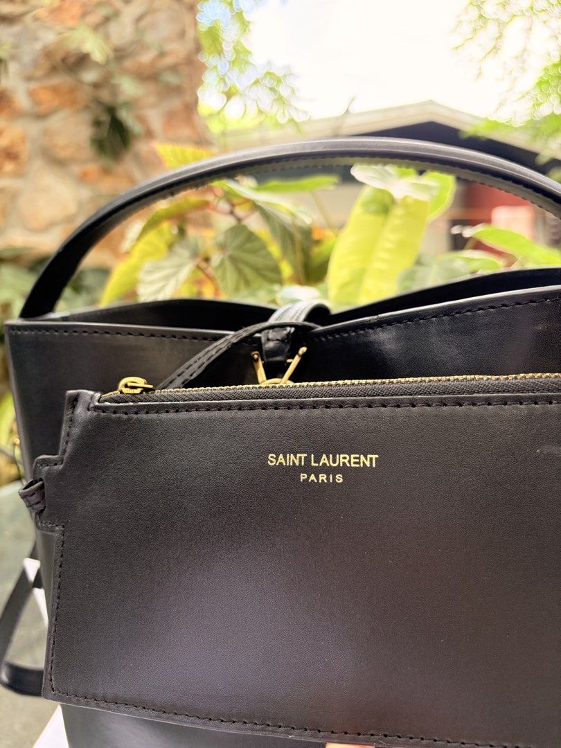 Saint Laurent Black Handbag (Category: Luxury Bags & Wallets) located in Paranaque City. Submitted by wildcloud.ad2e5b (Listing ID 1426272186, Image 1). Description: .