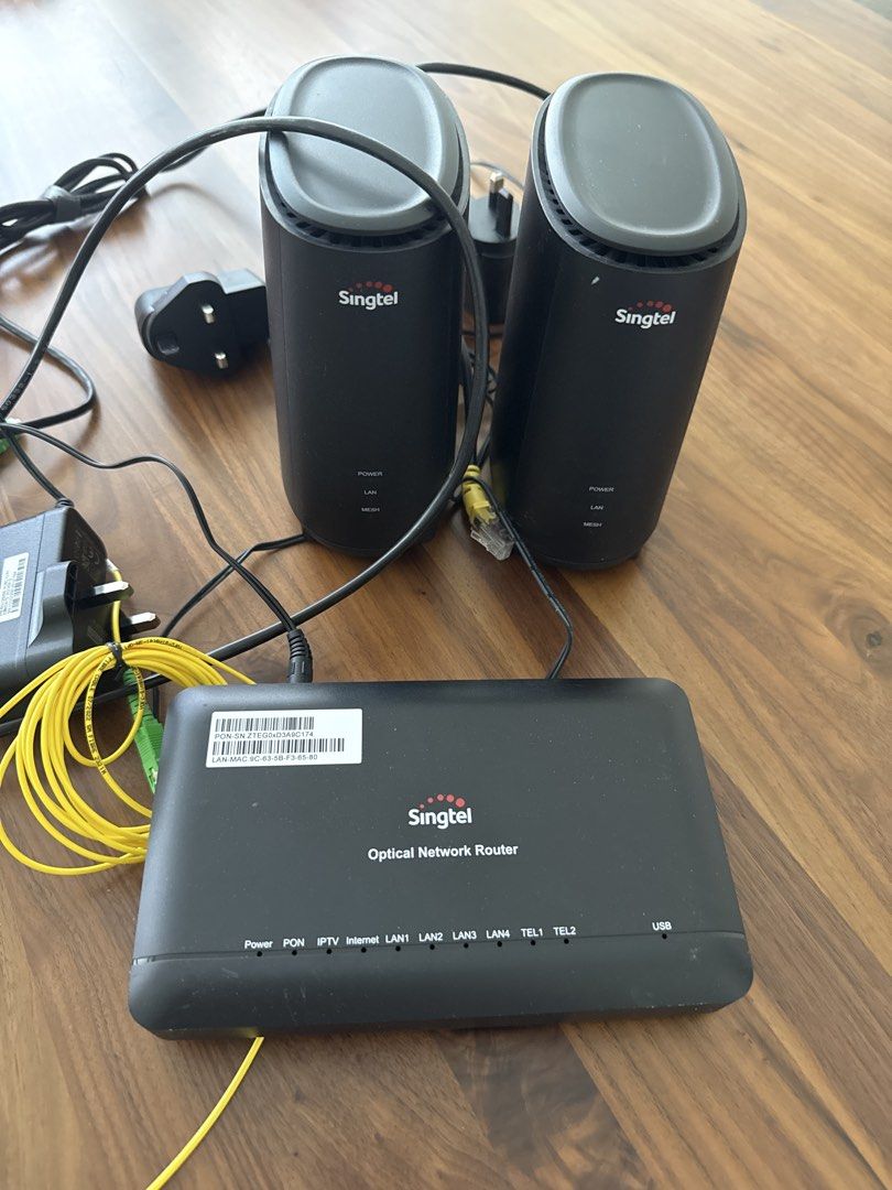 Singtel Optical Network Router Set454251055741685760