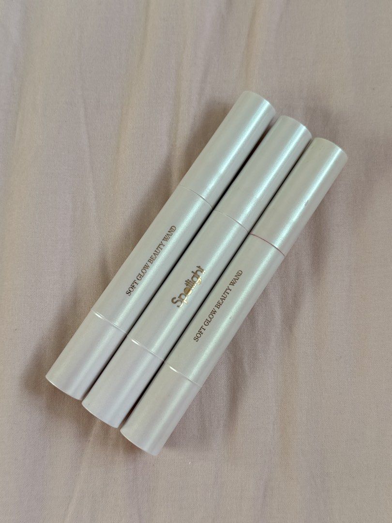 SPOTLIGHT Soft Glow Beauty Wand (Category: Makeup) located in Pasay City. Submitted by leostash (Listing ID 1426263334, Image 2). Description: 300 take all 📍PASAY 📦LALAMOVE/JNT PLEASE DO TEXT ME IF UNABLE TO REPLY ON HERE ☺️.