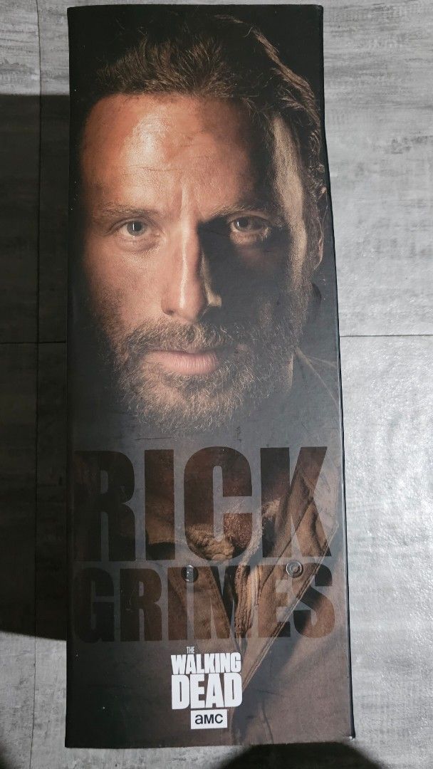 Threezero The Walking Dead / DLX The Walking Dead Rick Grimes (Category: Figurines & Statues) located in Legazpi City. Submitted by hirumaspage (Listing ID 1426315610, Image 3). Description: Complete Accessories. BIB .