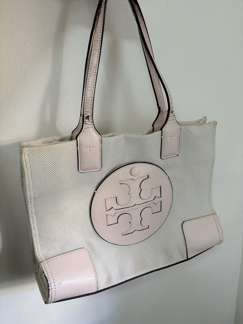 TORY BURCH ELLA SHELL PINK TOTE NEEDS HANDLE REPLACEMENT (Category: Luxury Bags & Wallets) located in Cainta. Submitted by prebyihellop (Listing ID 1426262243, Image 3). Description: Needs handle replacement Clean inside What you see is what you get Need lang papalitan handle Bawal sa maselan .