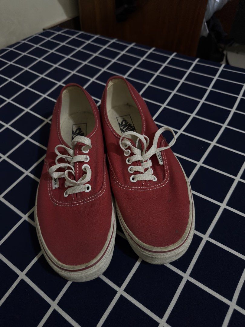 Vans Authentic Red (Category: Sneakers) located in Caloocan City. Submitted by _earldlr (Listing ID 1426298524, Image 3). Description: .