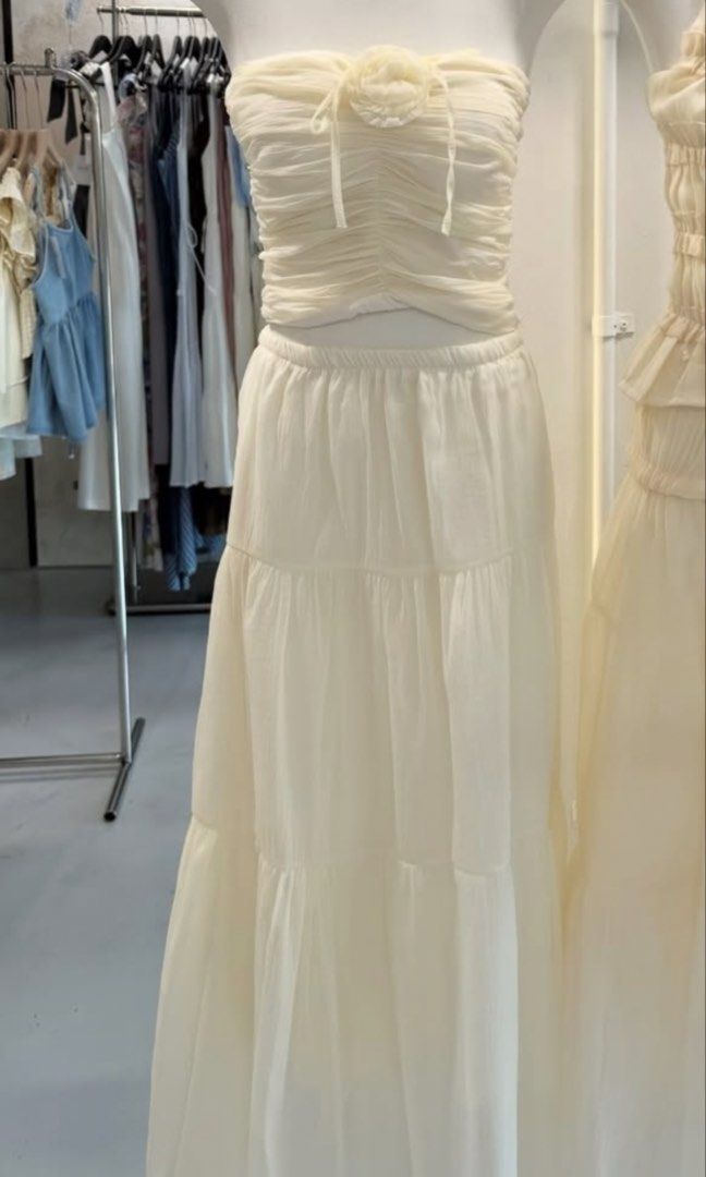 Vietnam Made Beach Set Elastic Waist (Category: Dresses) located in Calamba. Submitted by harpercloset (Listing ID 1423854727, Image 2). Description: - Brand new - Lightweight, chiffon-like fabric - Perfect for special occasions and summer outings - Minor issue: Has built-in pads, but slightly misaligned and positioned lower (around stomach area) RFS: not my size.