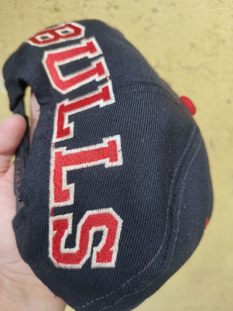 Vintage Bootleg Bulls Bheads (Category: Caps & Hats) located in Bacolod City. Submitted by jimar4955 (Listing ID 1426328115, Image 2). Description: Bulls BlockHeads Bootleg Korea Wool in Excellent .