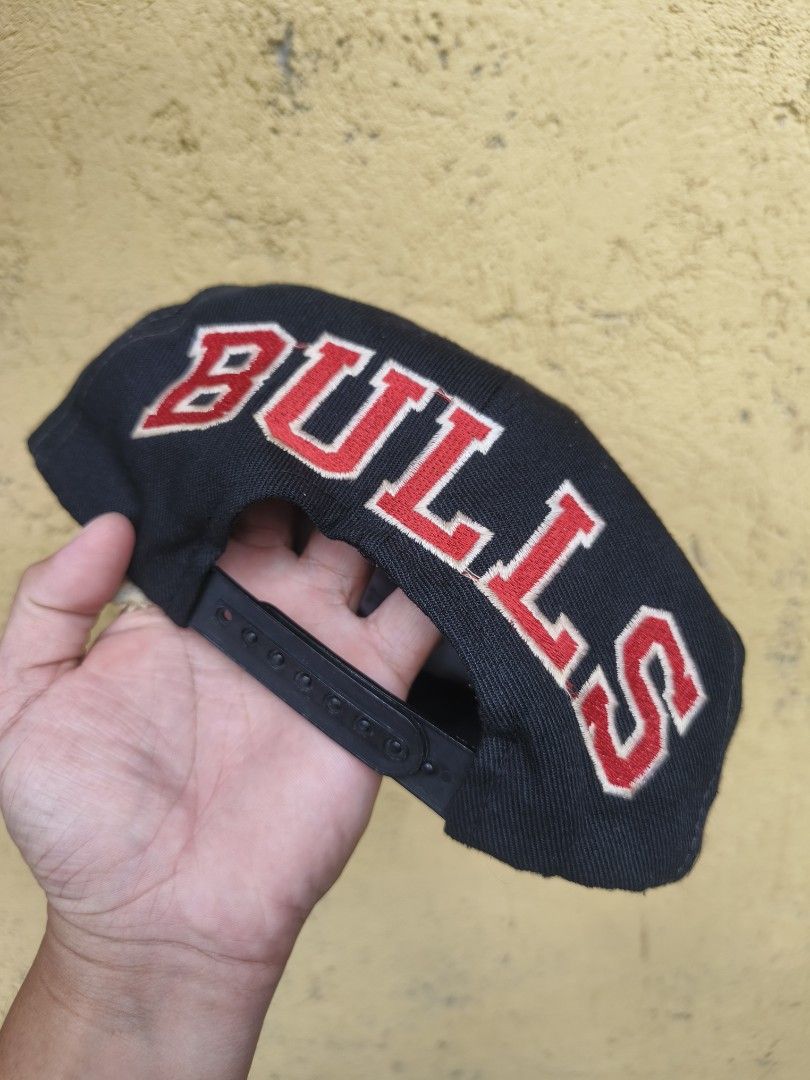 Vintage Bootleg Bulls Bheads (Category: Caps & Hats) located in Bacolod City. Submitted by jimar4955 (Listing ID 1426328115, Image 3). Description: Bulls BlockHeads Bootleg Korea Wool in Excellent .