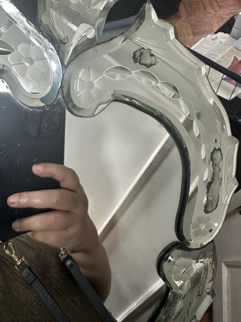 Vintage Etched Glass Mirror (Category: Mirrors) located in Quezon City. Submitted by pink8butterflies (Listing ID 1426223605, Image 2). Description: For dresser table tops Approximately size 10 x 14 See imperfections in pics No cracks or chips Metro Manila shipping only.