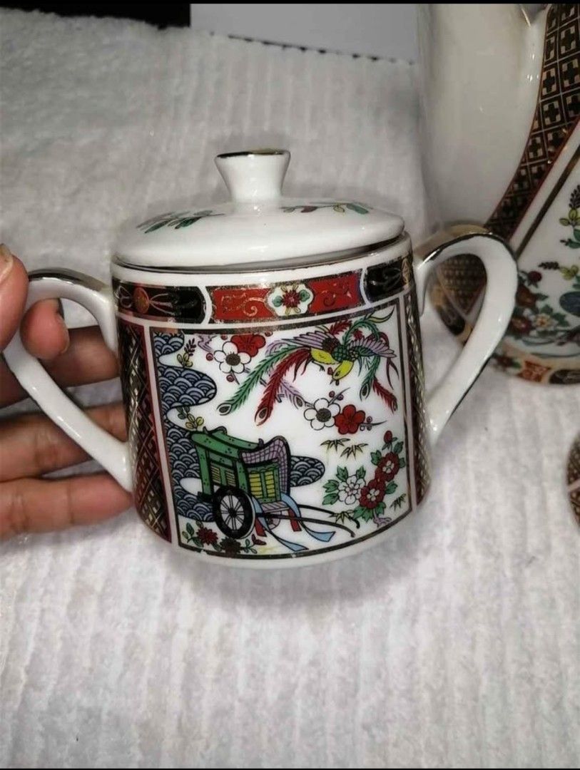VINTAGE HERITAGE MINT IMARI TEA SETS JAPAN (Category: Other Kitchenware & Tableware) located in Liloan. Submitted by aidolcapz88 (Listing ID 1426266050, Image 2). Description: Take all 3pcs teapot, sugar pot(meron Lang crack sa handle see last Pic) & milk jug. .