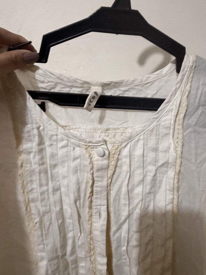 White Peasant Hobo Linen Dress (Category: Dresses) located in Cebu City. Submitted by junneichan (Listing ID 1426314808, Image 2). Description: fits small to medium and maybe even large since the linen is loose and has a garter light airy linen! drawstring adjusts the waist and neckline ships from cebu.