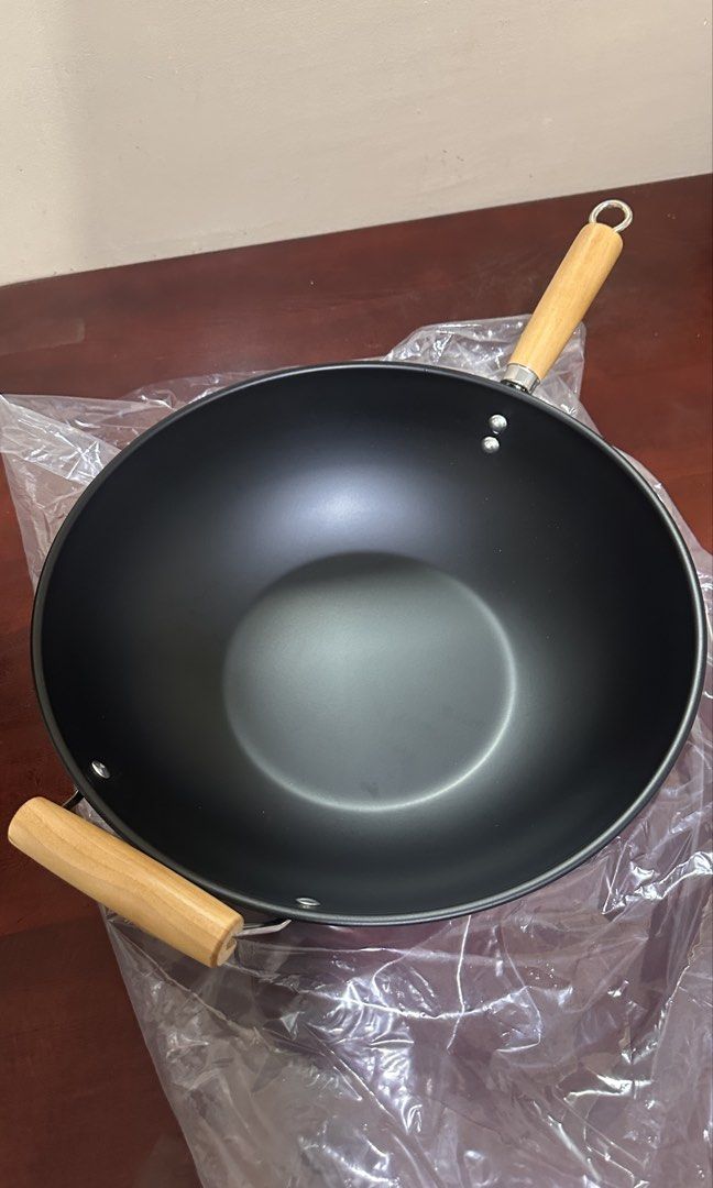 Wok with Wooden Handles (Category: Cookware & Accessories) located in Antipolo. Submitted by lancehyns (Listing ID 1413823239, Image 2). Description: 13 Inch Wok Non-Stick Easy Cleanup and Release Heats Quickly and Evenly Good for easy food release, low-fat cooking and fast cleanups Wood Handle.