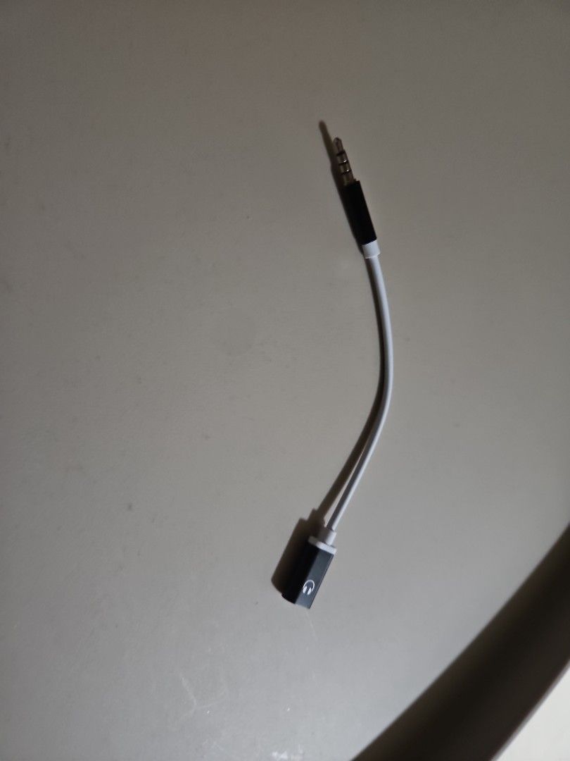 3.5mm to USB-C Audio Adapter405990707319941120