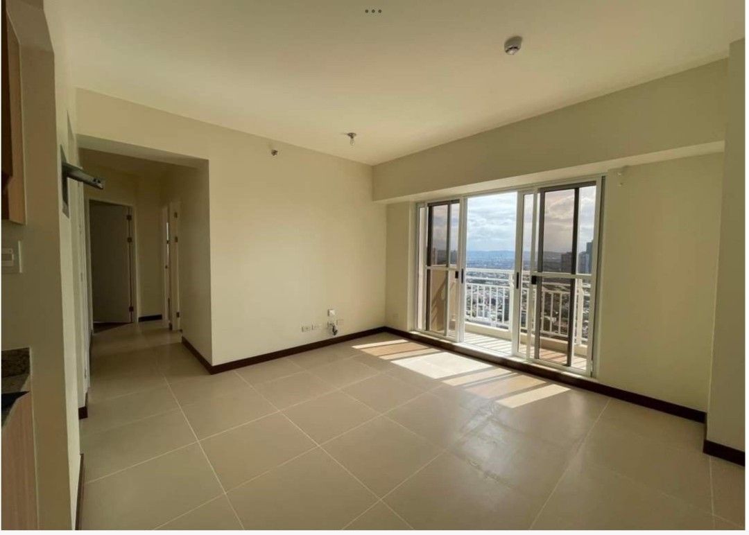 3 Bedrooms Unit Fairlane Residences facing Ortigas (Category: Apartments & Condos) located in Pasig City. Submitted by BrokerDorenFerran (Listing ID 1426428695, Image 1). Description: FOR SALE FAIRLANE RESIDENCES 3 Bedroom 2 bathroom 81.50 sqm Unfurnished Living Room Balcony Facing Laguna de Bay Master's Bedroom Facing Ortigas 41st floor with B3 Parking Slot 14.8M including CGT Doren Ferran Licensed Real Estate Broker PRC REBL# 24236 09175725848.