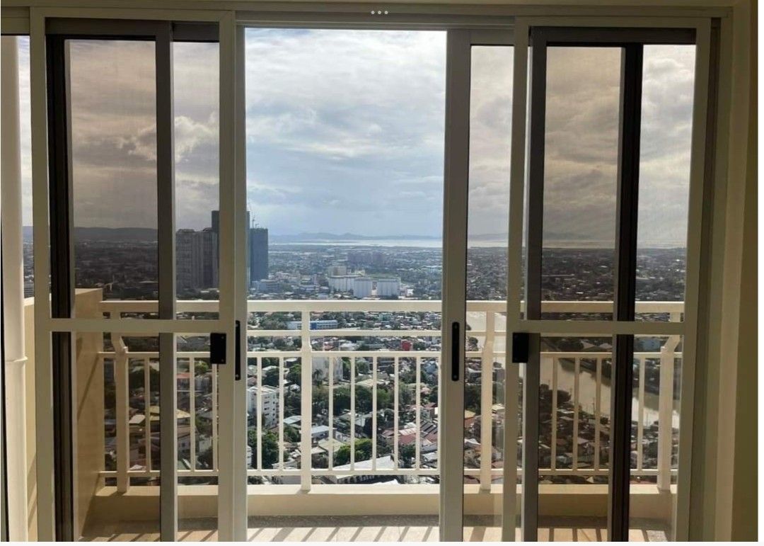 3 Bedrooms Unit Fairlane Residences facing Ortigas (Category: Apartments & Condos) located in Pasig City. Submitted by BrokerDorenFerran (Listing ID 1426428695, Image 2). Description: FOR SALE FAIRLANE RESIDENCES 3 Bedroom 2 bathroom 81.50 sqm Unfurnished Living Room Balcony Facing Laguna de Bay Master's Bedroom Facing Ortigas 41st floor with B3 Parking Slot 14.8M including CGT Doren Ferran Licensed Real Estate Broker PRC REBL# 24236 09175725848.