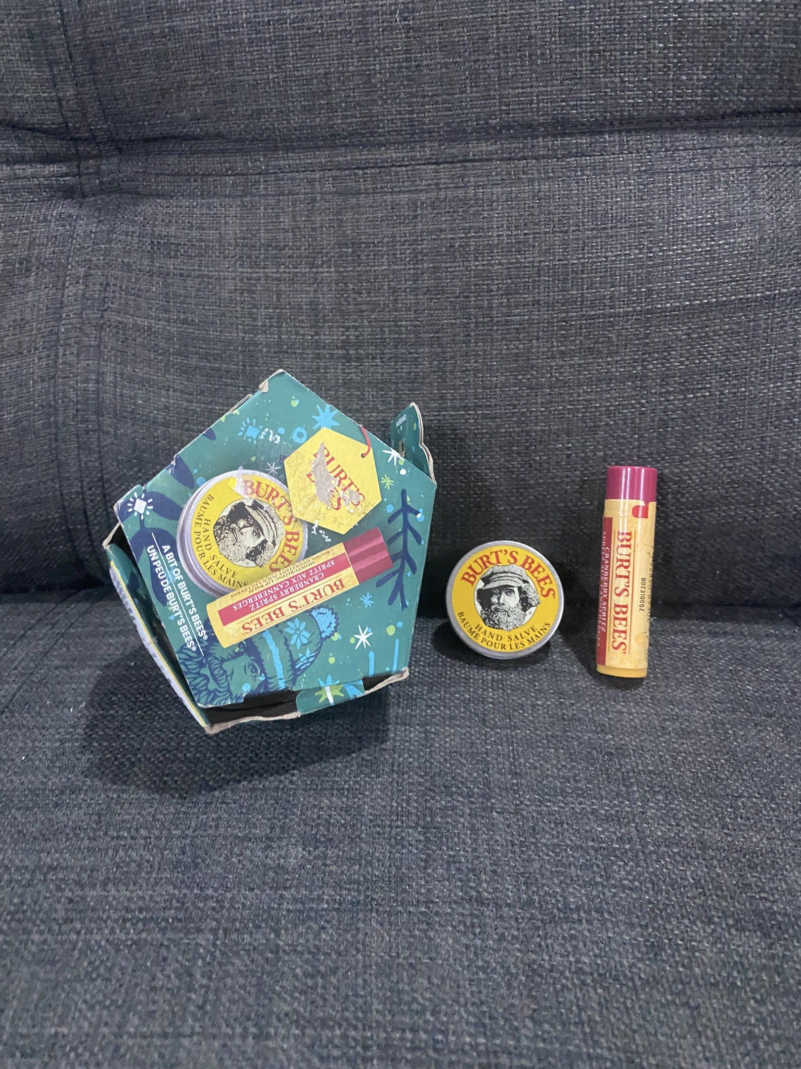 🇺🇸 Burt's Bees Holiday Lip Care Set (Category: Face Care) located in Quezon City. Submitted by theglossstudio (Listing ID 1426517068, Image 1). Description: .