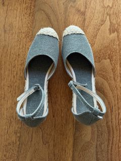 (Category: ) located in . Submitted by tanyasthings (Listing ID 1426492487, Image 1). Description: .