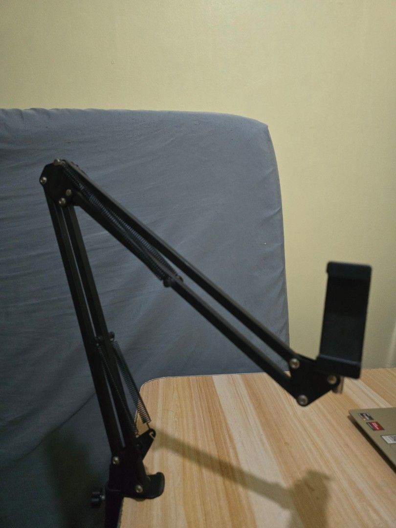 Adjustable Phone Holder with Clamp (Category: Mounts & Holders) located in Taguig. Submitted by 45selections (Listing ID 1426518020, Image 2). Description: Lightly used phone holder Payment first, shipping c/o buyer.