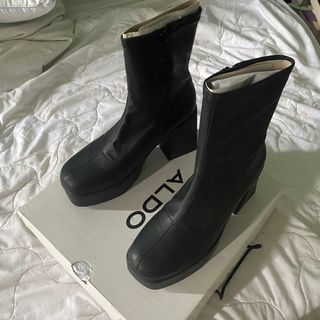 (Category: ) located in . Submitted by witcheswardrobe (Listing ID 1426487960, Image 1). Description: .