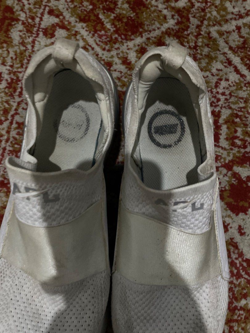 APL Techloom Bliss Slip-On Sneakers - White (Category: Casual Shoes) located in Dumaguete. Submitted by raspberrypepsi (Listing ID 1426577107, Image 2). Description: .