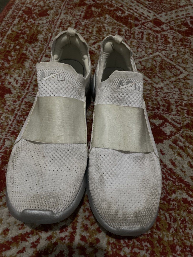 APL Techloom Bliss Slip-On Sneakers - White (Category: Casual Shoes) located in Dumaguete. Submitted by raspberrypepsi (Listing ID 1426577107, Image 1). Description: .