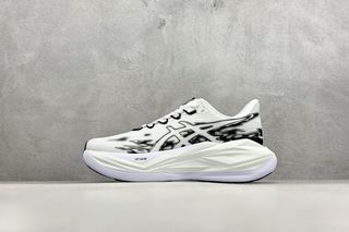 (Category: ) located in . Submitted by shoes_shop. (Listing ID 1426542731, Image 1). Description: .
