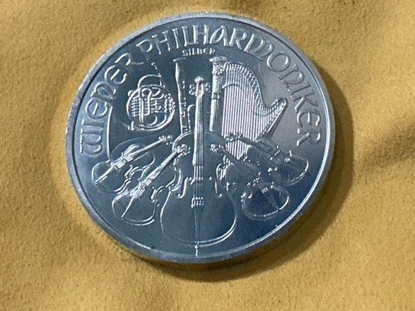 Austria PhilharmonicSilver Coin “2008/13” (Category: Currency) located in Del Monte. Submitted by bernapi63 (Listing ID 1423986789, Image 2). Description: - “2008 “Austrian Silver Coin - Denomination: 1.5 EURO - Inscriptions: "REPUBLIK ÖSTERREICH" and "WIENER PHILHARMONIKER" - Features musical instruments design - Made of silver 999 fineness - B U brilliant and Uncirculated - Perfect for collectors.
