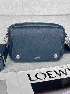 (Category: ) located in . Submitted by luxcloset.shop (Listing ID 1426537715, Image 1). Description: .