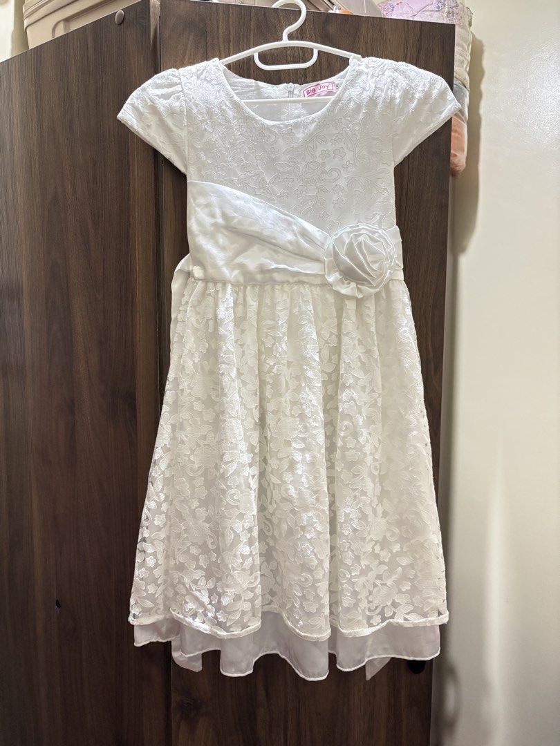 Big Joy White Lace Dress (Category: Dresses) located in Santa Rosa. Submitted by madzweee (Listing ID 1426553301, Image 1). Description: White Lace Dress for Kids Used once for graduation Size 16 fits 6-7yo Rfs: Decluttering Shipping via J&T or Lalamove. SF c/o buyer..
