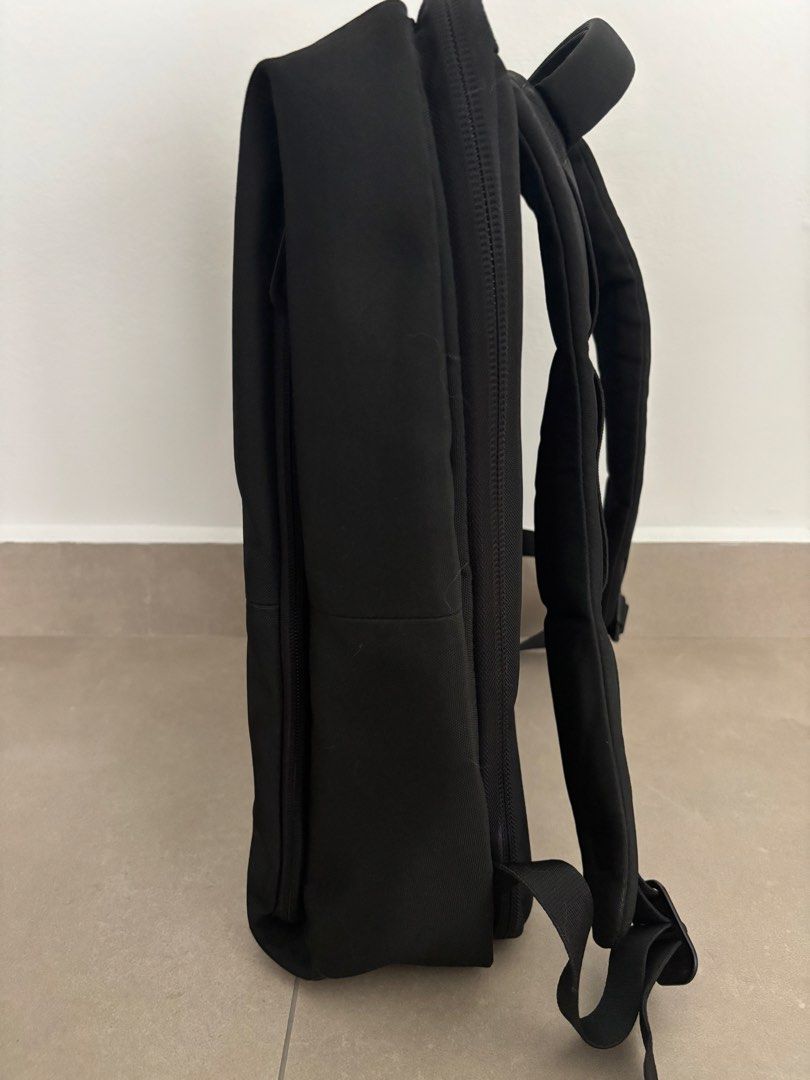 Black Backpack (Category: Backpacks) located in Kuala Lumpur. Submitted by nijes (Listing ID 1426473721, Image 3). Description: The Cote et Ciel Rhine Flat Backpack Comfortable to carry and constructed with weatherproof durability. Has internal pockets and padded laptop pocket allow you to organize your daily carry, while the external front pocket with hidden zipper fits your iPhone and iPad. Perfect for the daily commuter. Holds 15-16” laptop He