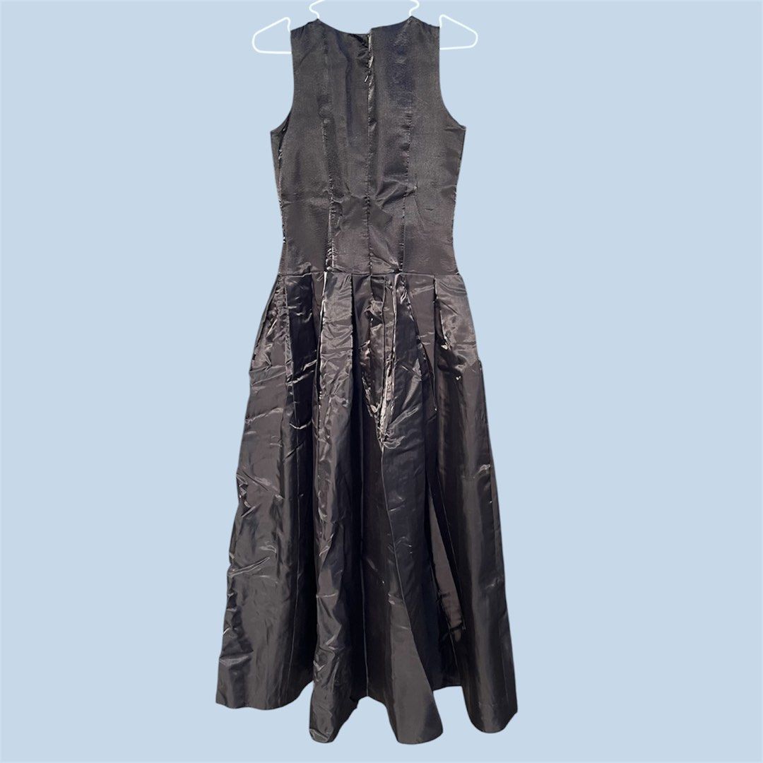 FREE shipping- Black Evening Gown (Category: Evening dresses & gowns) located in Subic. Submitted by pepaydeclutters (Listing ID 1426496989, Image 2). Description: Sturdy fabric Sequins are intact Back zipper is working well Issue: Top most clasp is missing. Easily replaceable though! Buy this, tapos iparent mo! ✨ Worn once and was kept properly in storage. Just needs dry cleaning before use. Neckline: 14 in Bust: 32 in Shoulder to shoulder: 11 i