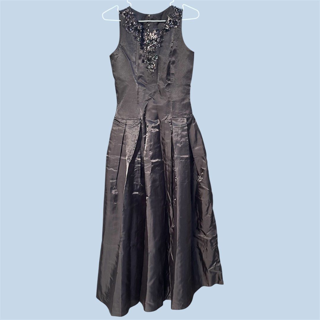 FREE shipping- Black Evening Gown (Category: Evening dresses & gowns) located in Subic. Submitted by pepaydeclutters (Listing ID 1426496989, Image 1). Description: Sturdy fabric Sequins are intact Back zipper is working well Issue: Top most clasp is missing. Easily replaceable though! Buy this, tapos iparent mo! ✨ Worn once and was kept properly in storage. Just needs dry cleaning before use. Neckline: 14 in Bust: 32 in Shoulder to shoulder: 11 i