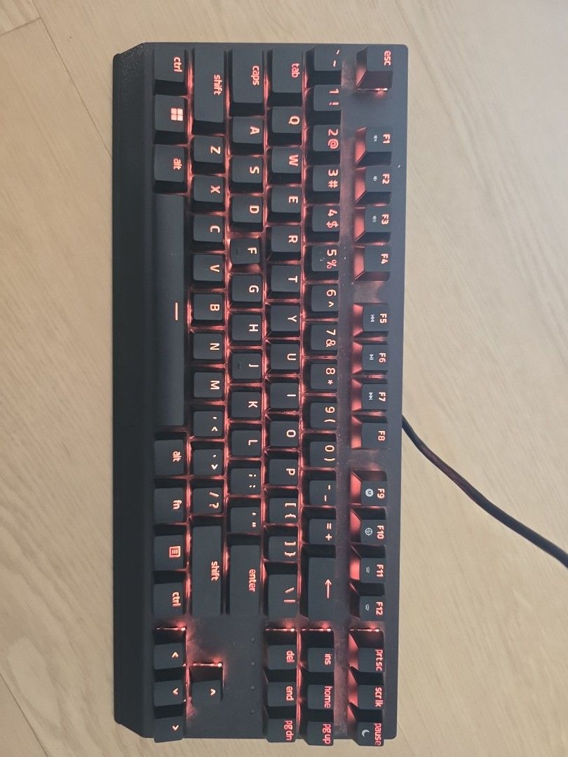 See through black key caps ( razer)453762925515264000