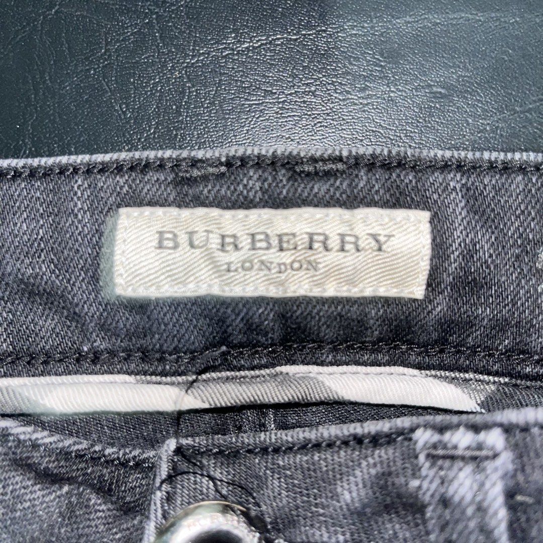 Burberry London Black Jeans (Category: Jeans) located in Lucena. Submitted by clothesfillmyvoid (Listing ID 1426511919, Image 2). Description: Size 27-30 W-13" L-28" Leg opening-5.5".
