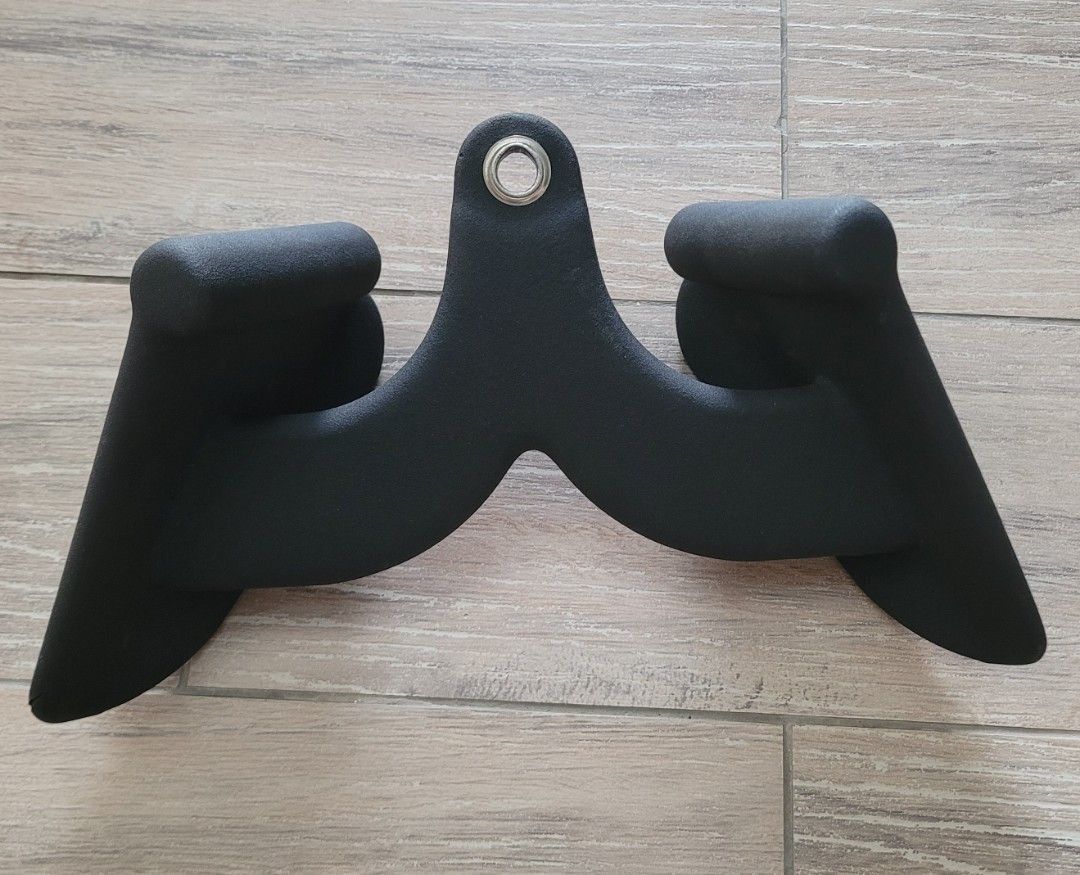 Cable Attachment Close Grip Pulldown (Category: Weights & Dumbbells) located in Singapore. Submitted by james_tt (Listing ID 1426417484, Image 1). Description: Pick up from my block opp sengkang mrt. Price firm, will not reply & block anyone who bargain, nego or ask 'still avail' but never respond. .