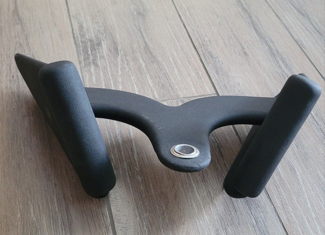 Cable Attachment Close Grip Pulldown (Category: Weights & Dumbbells) located in Singapore. Submitted by james_tt (Listing ID 1426417484, Image 5). Description: Pick up from my block opp sengkang mrt. Price firm, will not reply & block anyone who bargain, nego or ask 'still avail' but never respond. .