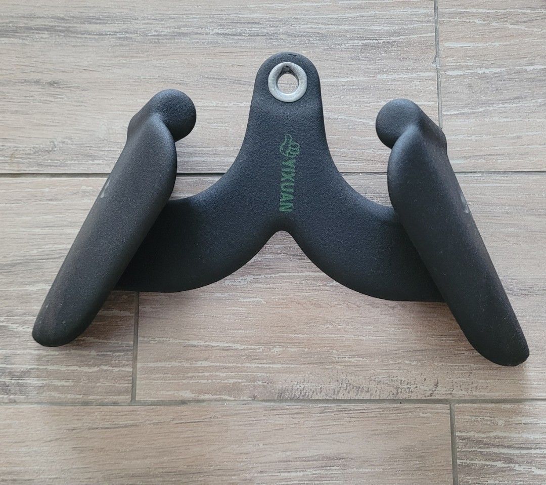 Cable Attachment Close Grip Pulldown (Category: Weights & Dumbbells) located in Singapore. Submitted by james_tt (Listing ID 1426417484, Image 2). Description: Pick up from my block opp sengkang mrt. Price firm, will not reply & block anyone who bargain, nego or ask 'still avail' but never respond. .
