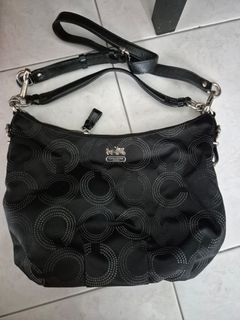 (Category: ) located in . Submitted by haze_preloved (Listing ID 1426454448, Image 1). Description: .