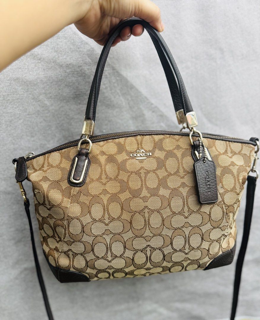 Coach Kelsy (Category: Luxury Bags & Wallets) located in Butuan. Submitted by xyliesbagshoppe (Listing ID 1426477373, Image 1). Description: Coach Kelsey.