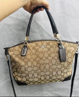 (Category: ) located in . Submitted by xyliesbagshoppe (Listing ID 1426477373, Image 1). Description: .