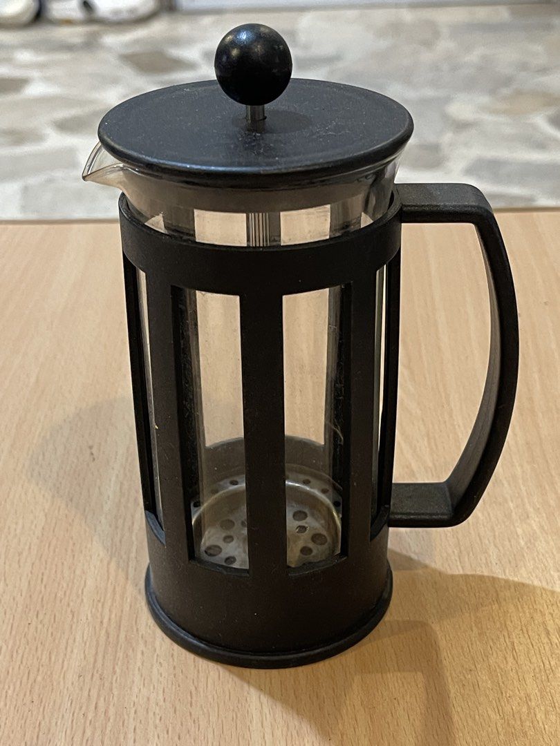 Coffee press 6” (Category: Coffee & Tea Tableware) located in San Fernando. Submitted by japansurpluselyu (Listing ID 1426566134, Image 1). Description: .