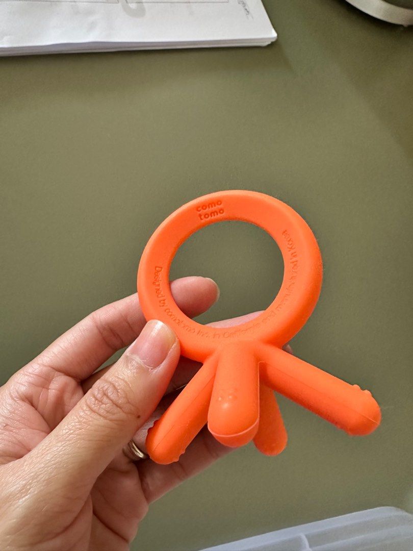 Como Tomo Teether (Category: Soothers & Pacifiers) located in Manila. Submitted by declutterbytinnn (Listing ID 1426460840, Image 3). Description: PM for more details. .