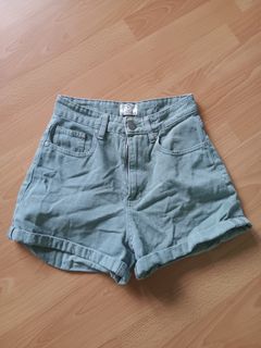 (Category: ) located in . Submitted by raeethrifts (Listing ID 1426419693, Image 1). Description: .