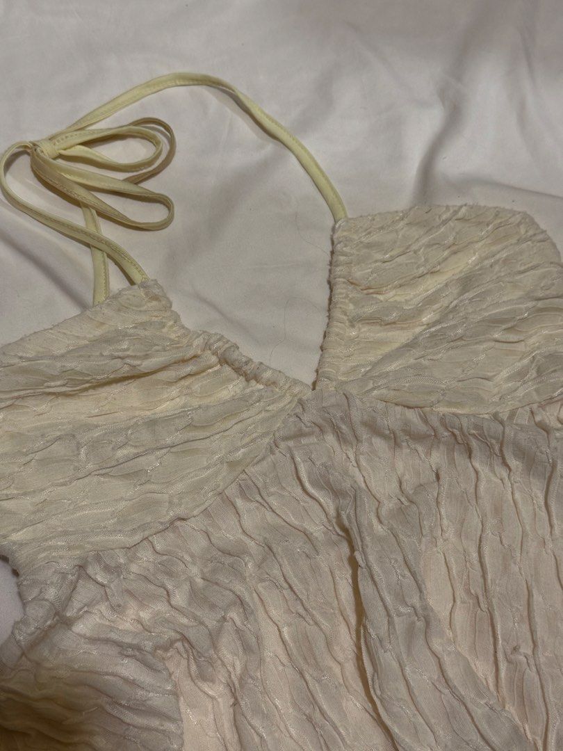 Cream Halter Top (Category: Sleeveless) located in Manila. Submitted by halsea (Listing ID 1426517353, Image 2). Description: m-l used once only.