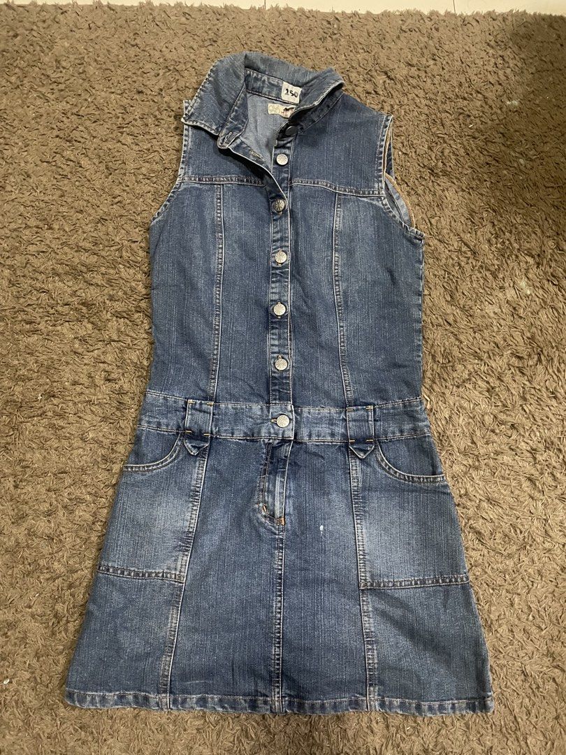 Denim Dress (Category: Dresses) located in Davao. Submitted by doorrseey (Listing ID 1426394189, Image 1). Description: .