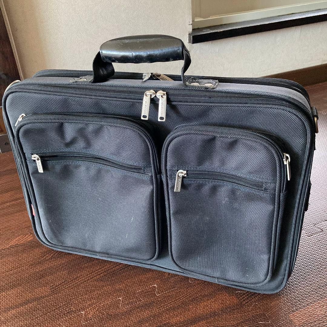 Elecom Black Laptop Bag with Shoulder Strap (Category: Laptop Bags & Sleeves) located in Quezon City. Submitted by m2yjapansurplus_quezoncity (Listing ID 1426537712, Image 1). Description: Legit Branded Elecom Laptop Bag 17” Good as New.